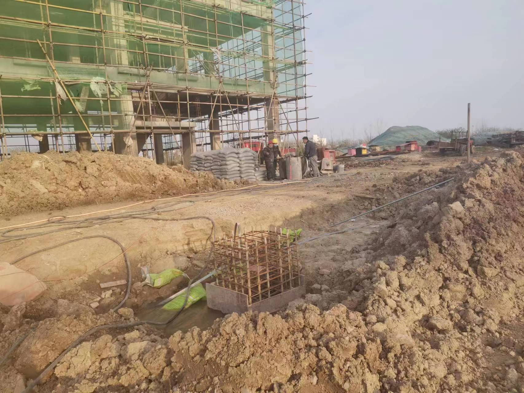 荔浦当桥梁出现裂缝的时候应该及时加固修补